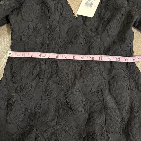 NWT Saints And Secrets Black Long Sleeve Dress V-Neck Open Back Sz L Ruffle Hem - Picture 14 of 16